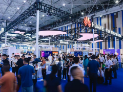 華為擎云商用終端重磅亮相2025數(shù)博會,多項創(chuàng)新方案助推行業(yè)數(shù)智化轉型